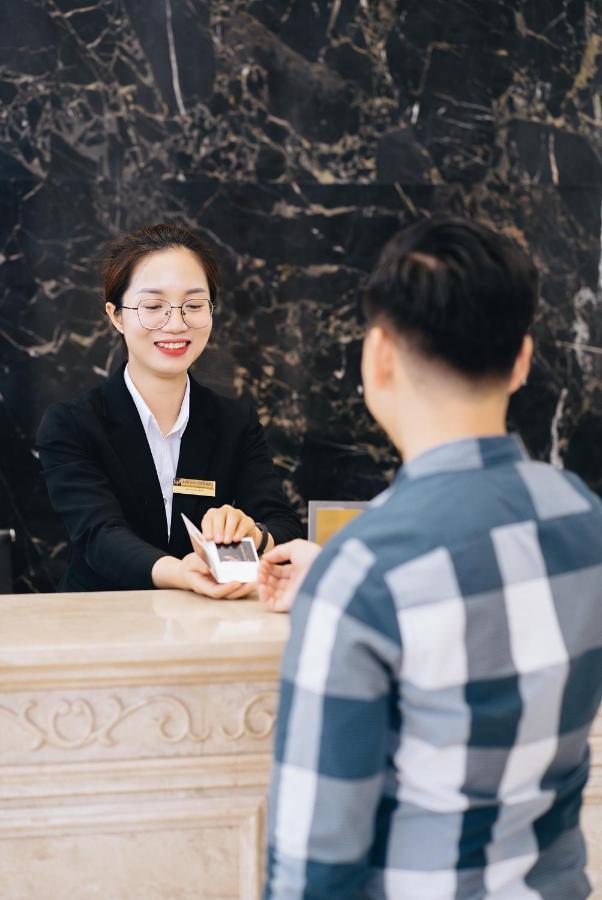 Manh Quan Luxury Hotel Vinh Yen Bagian luar foto