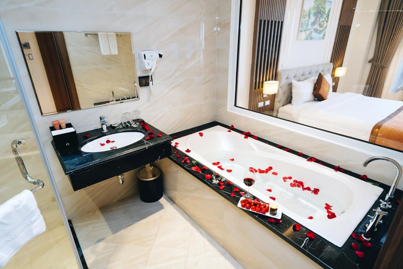Manh Quan Luxury Hotel Vinh Yen Bagian luar foto